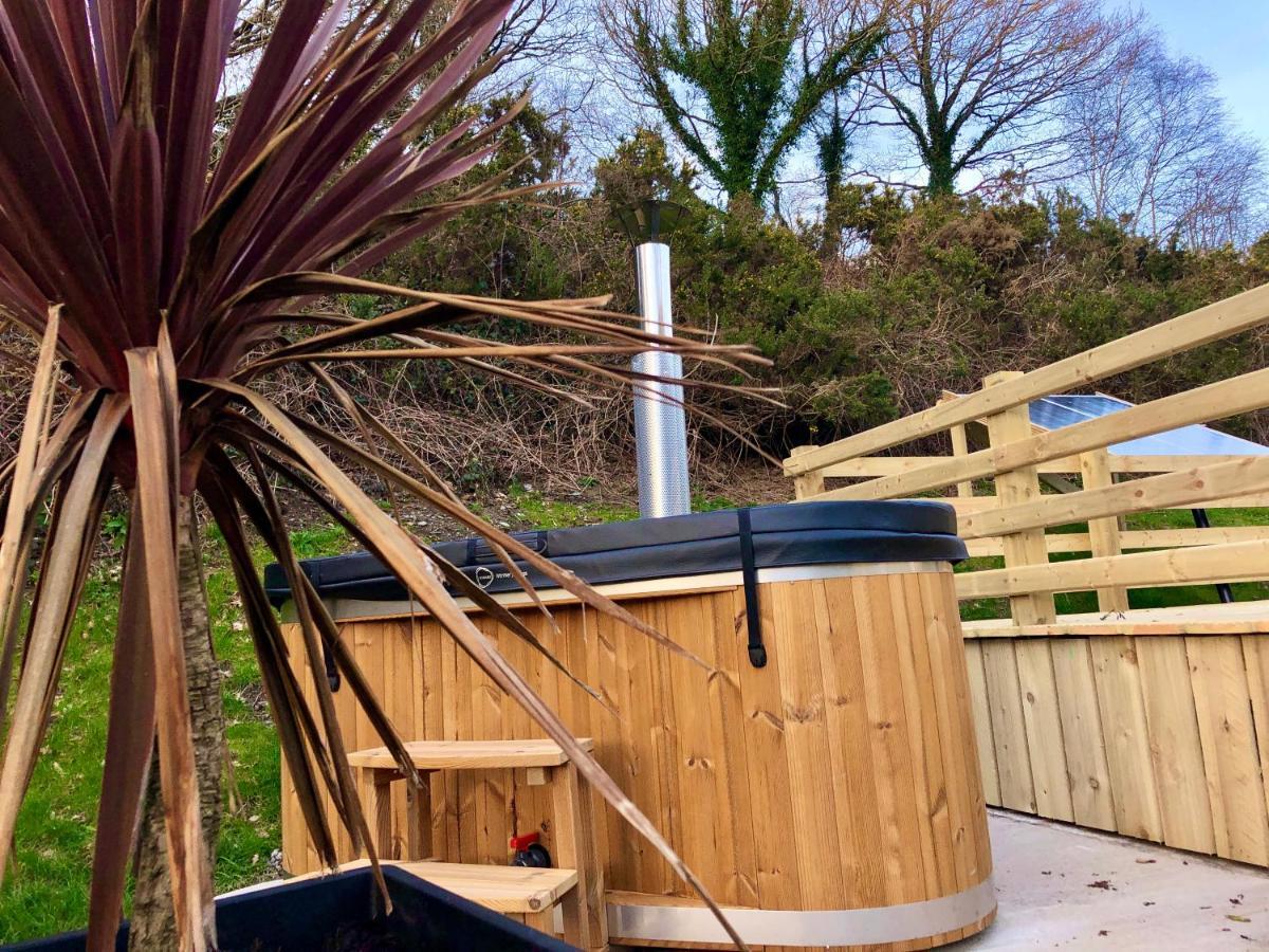 Mid Wales Luxury Huts Darowen